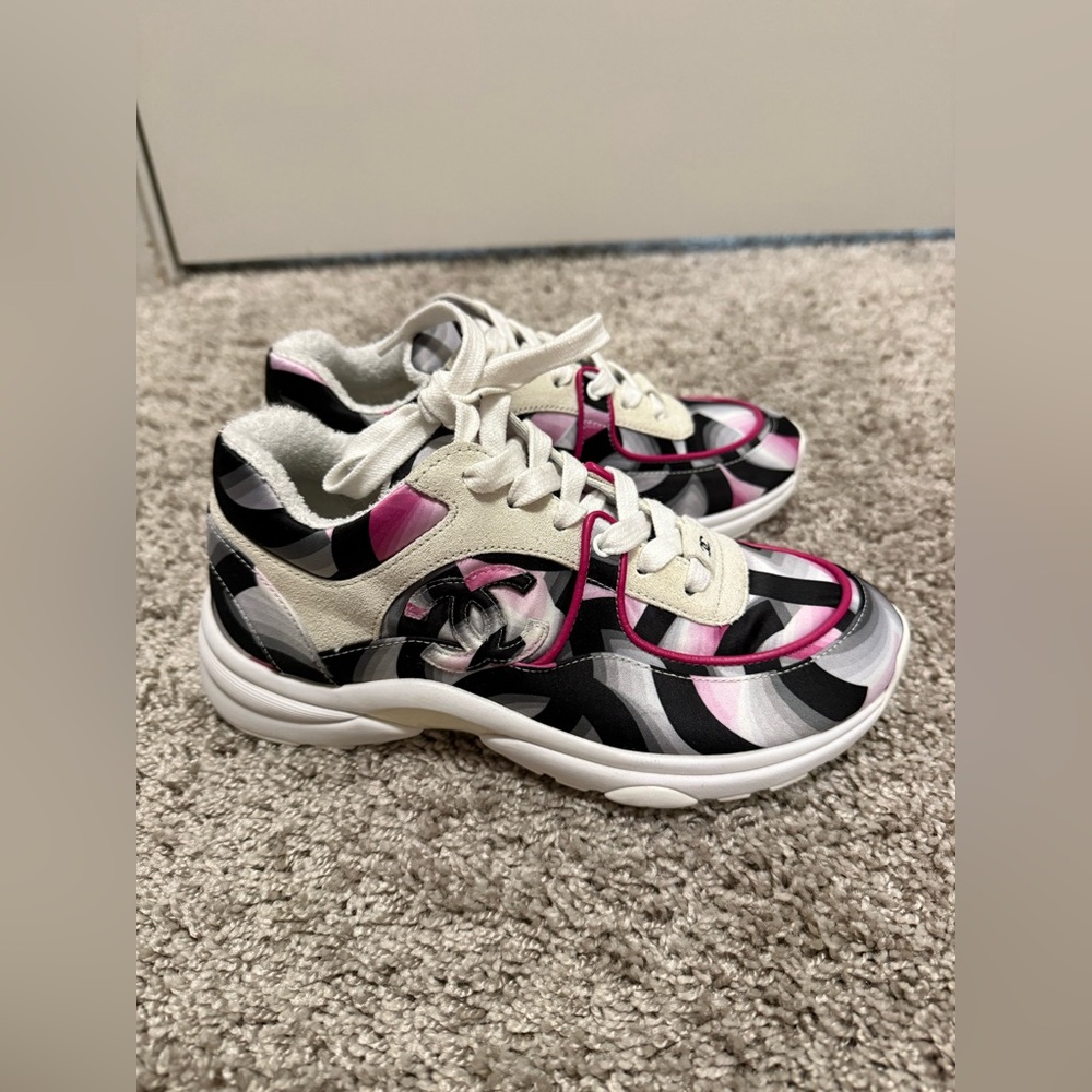 Chanel Size 5 Multi Color Print Satin and Suede Low Top Sneakers. ⚡️